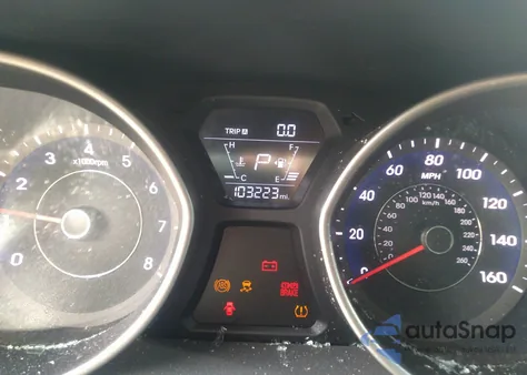 2015 Hyundai Elantra Se z USA, uszkodzony, nr VIN 5NPDH4AE4FH647864